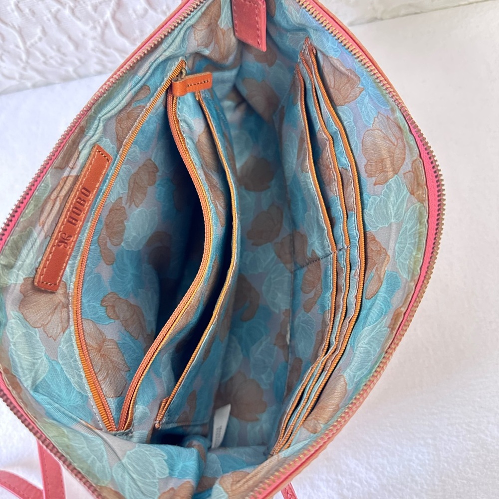 HOBO Stroll Slim Crossbody Bag Peach Leather Wallet Purse Organizer Bag - Picture 7 of 9